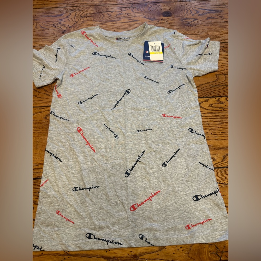 Champion T shirt red/blue logo sz M